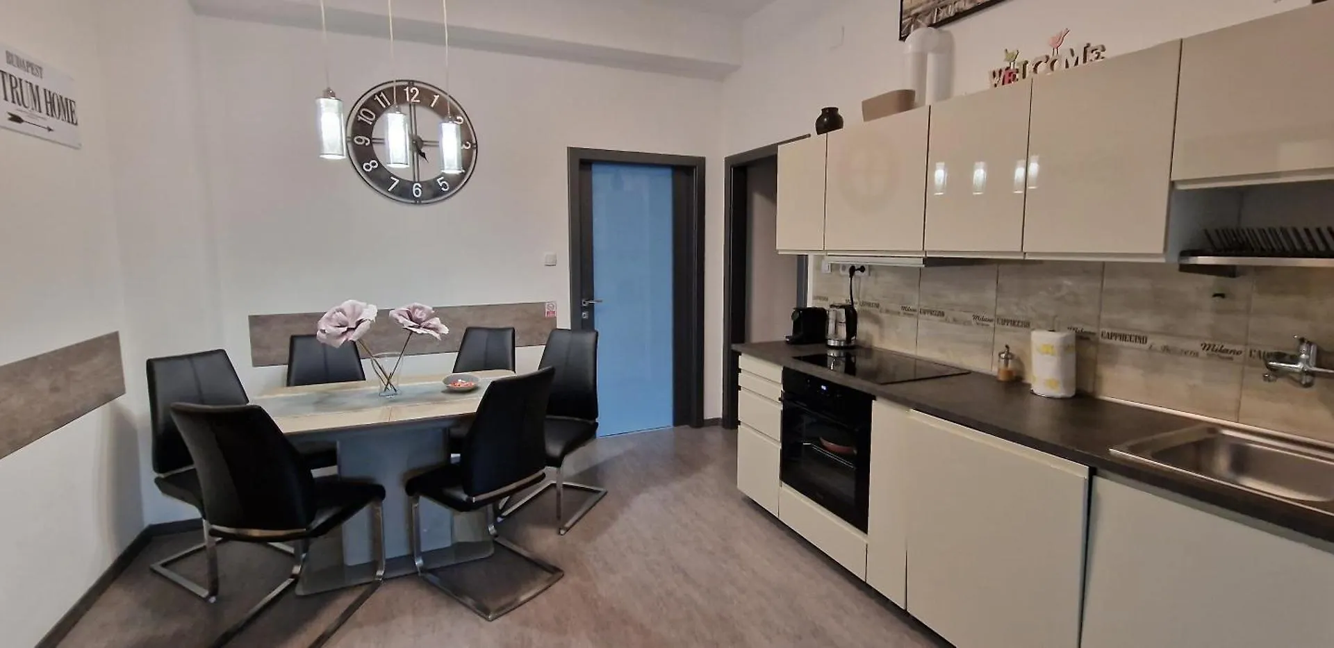 Extra Sok Szobas Apartman Budapest Kozpontjaban Apartment Hungary