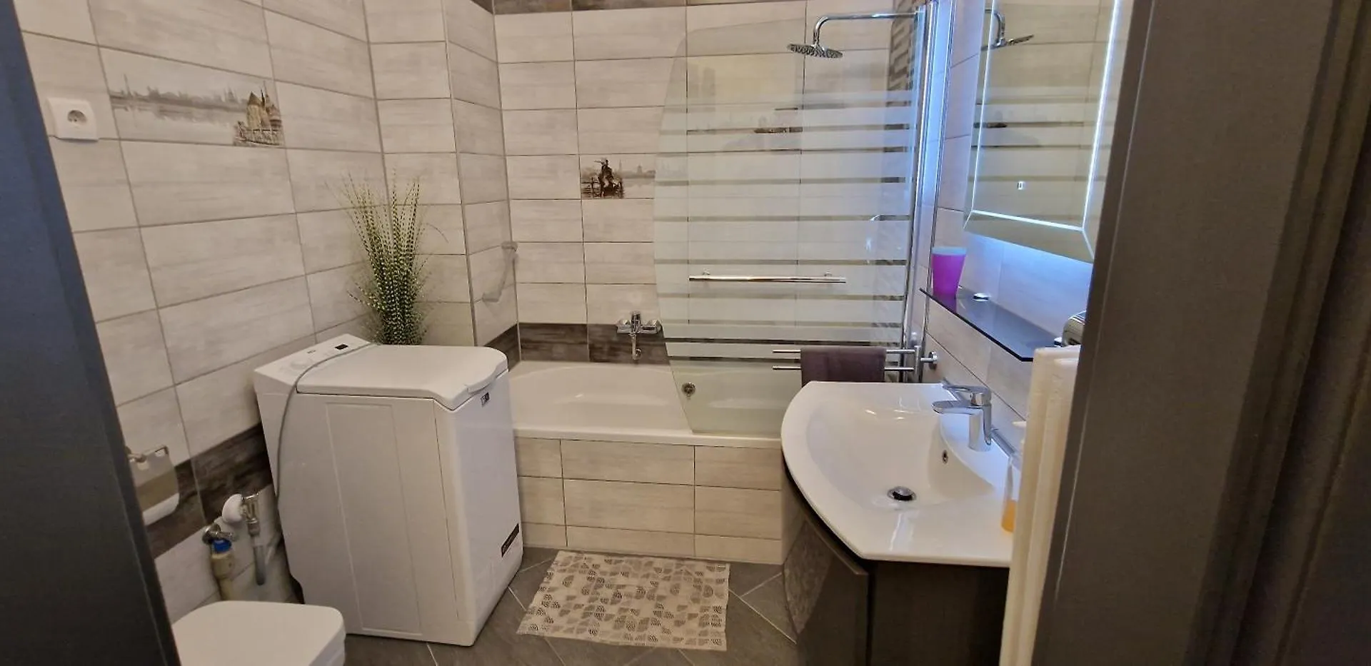 Extra Sok Szobas Apartman Budapest Kozpontjaban Apartment