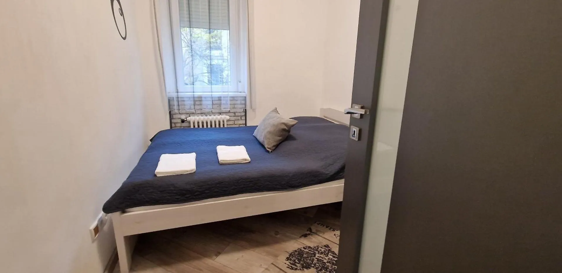 Extra Sok Szobas Apartman Budapest Kozpontjaban Apartment