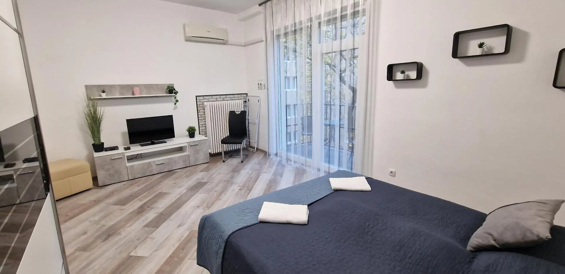 Extra Sok Szobas Apartman Budapest Kozpontjaban Apartment