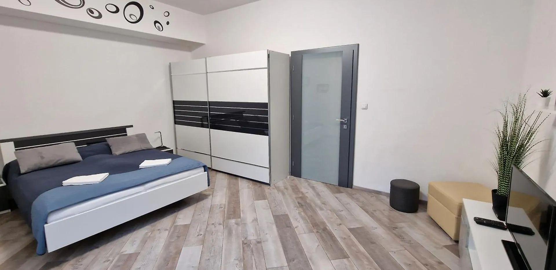Extra Sok Szobas Apartman Budapest Kozpontjaban Apartment